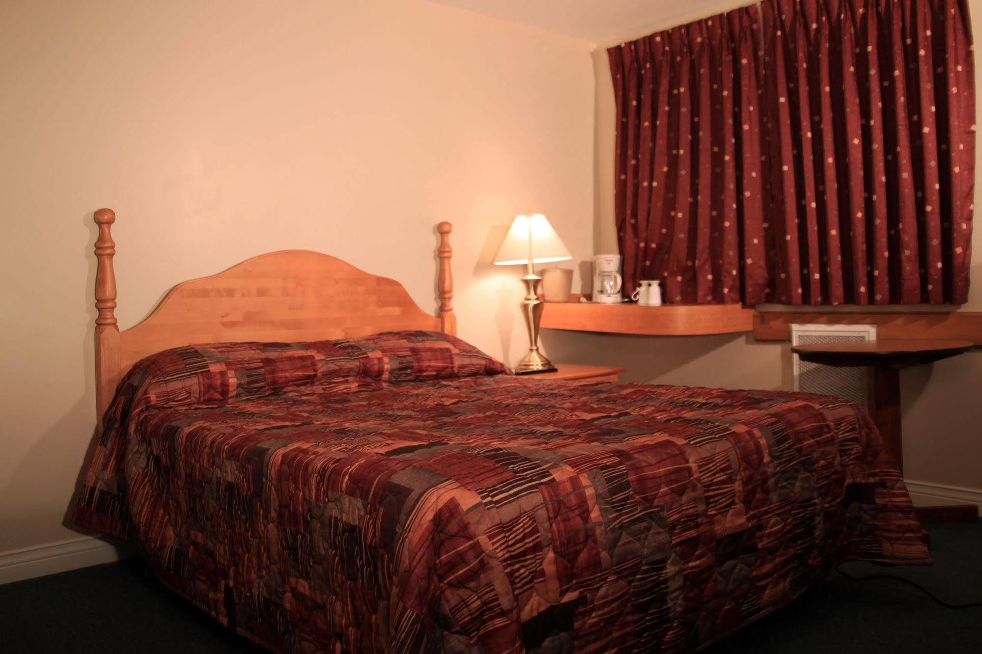 Alpine Motor Inn Альма Экстерьер фото